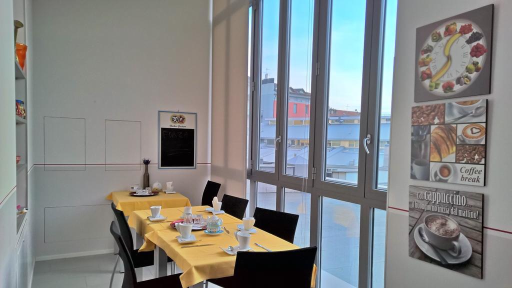 Airport Station Bergamo Hotel Bagian luar foto