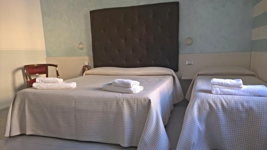 Airport Station Bergamo Hotel Bagian luar foto