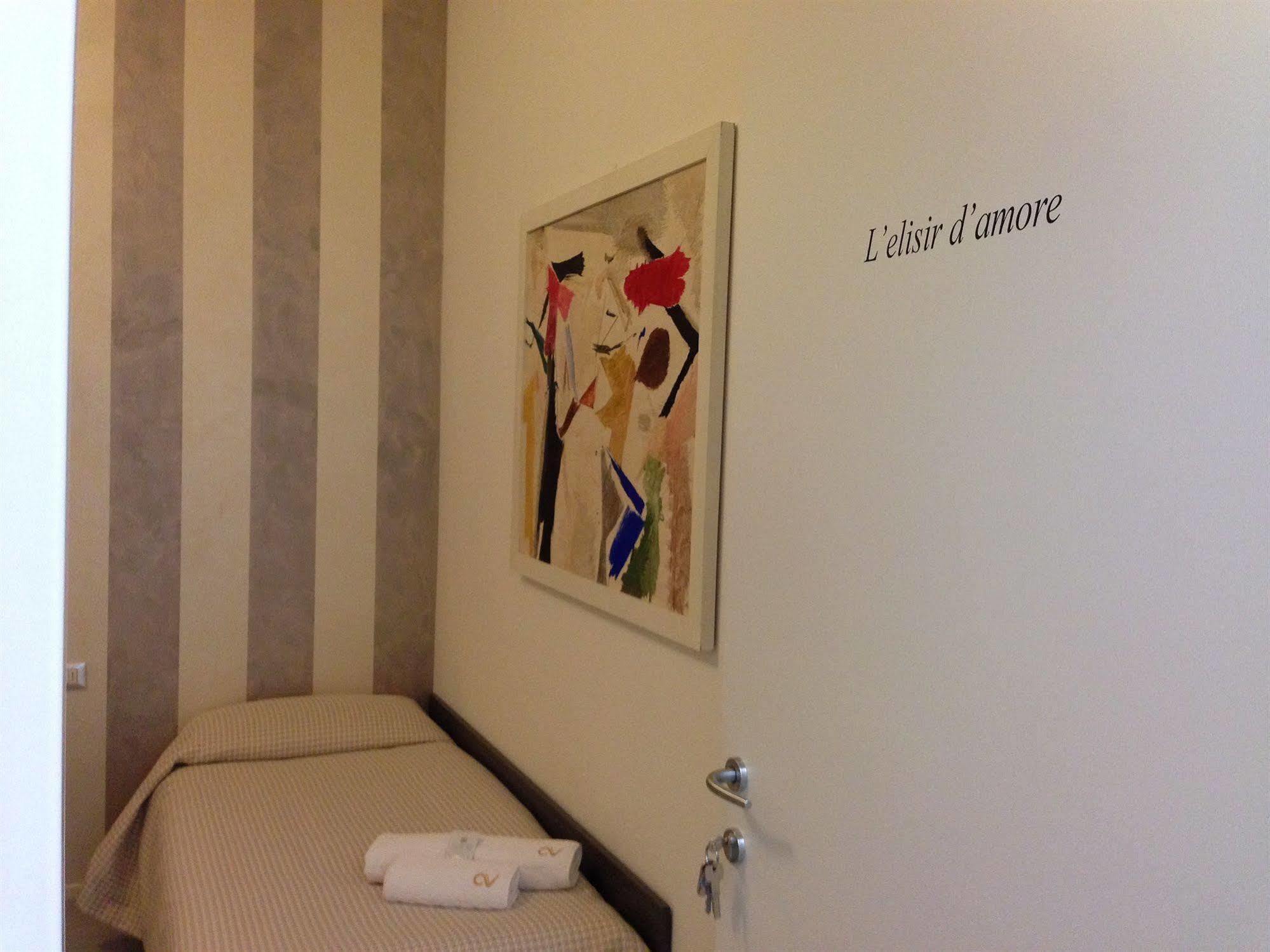 Airport Station Bergamo Hotel Bagian luar foto