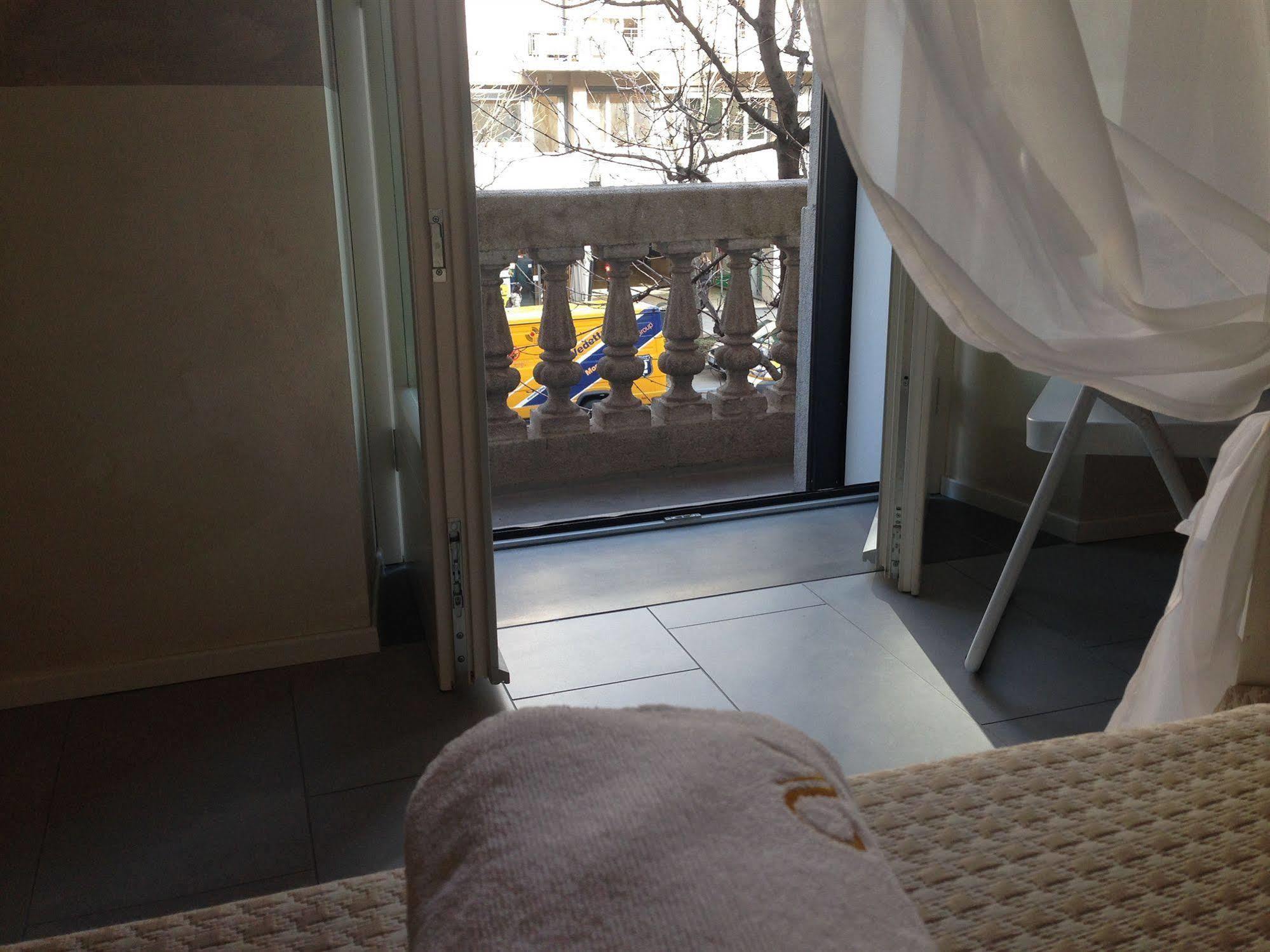 Airport Station Bergamo Hotel Bagian luar foto