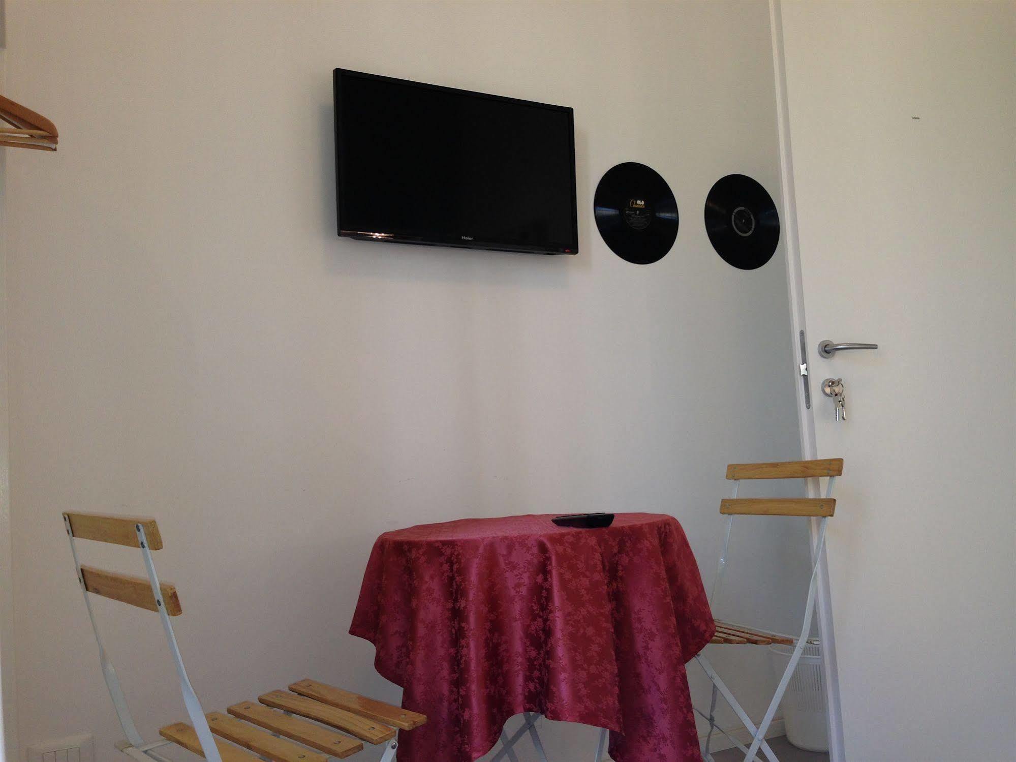 Airport Station Bergamo Hotel Bagian luar foto