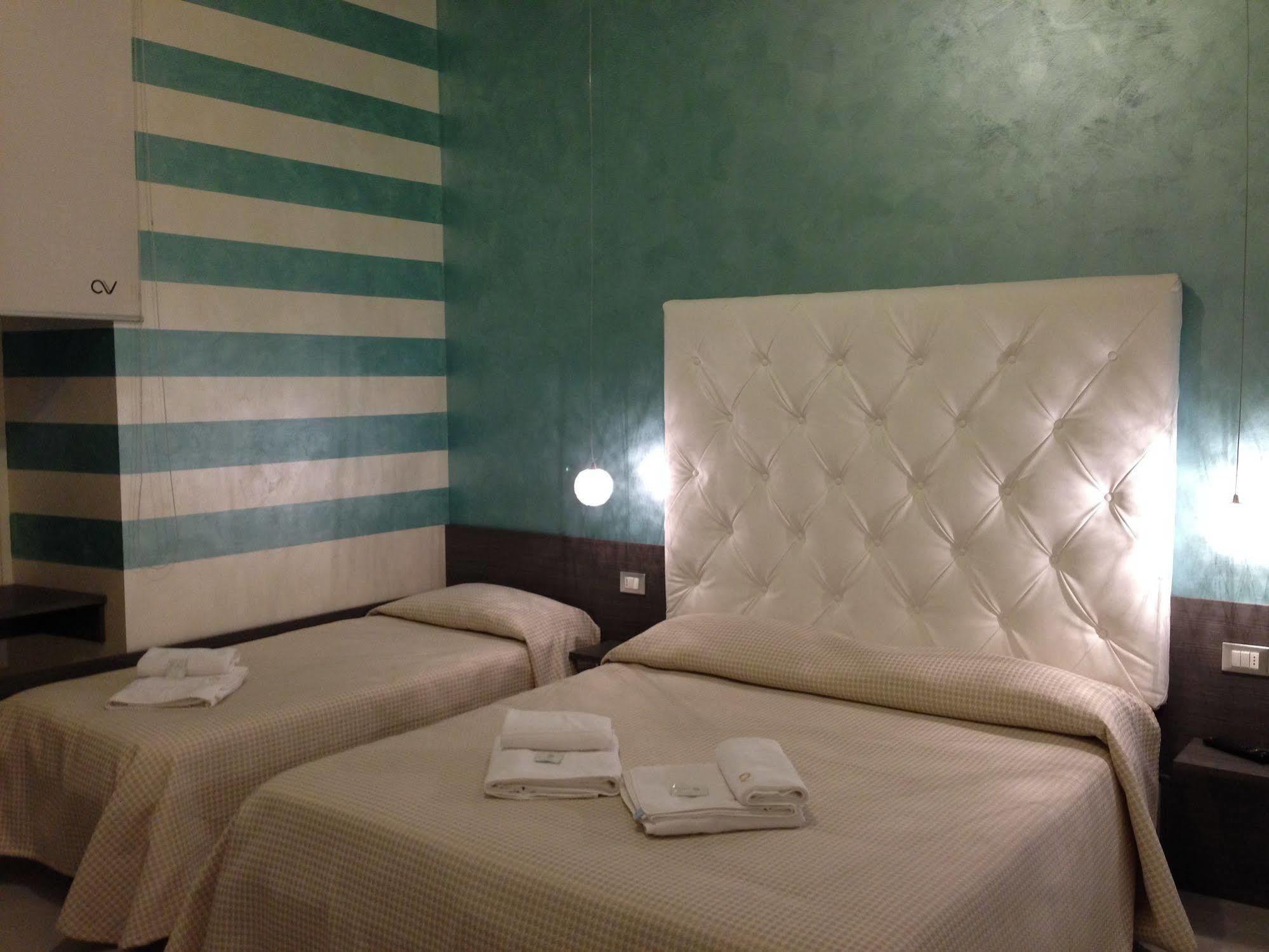 Airport Station Bergamo Hotel Bagian luar foto